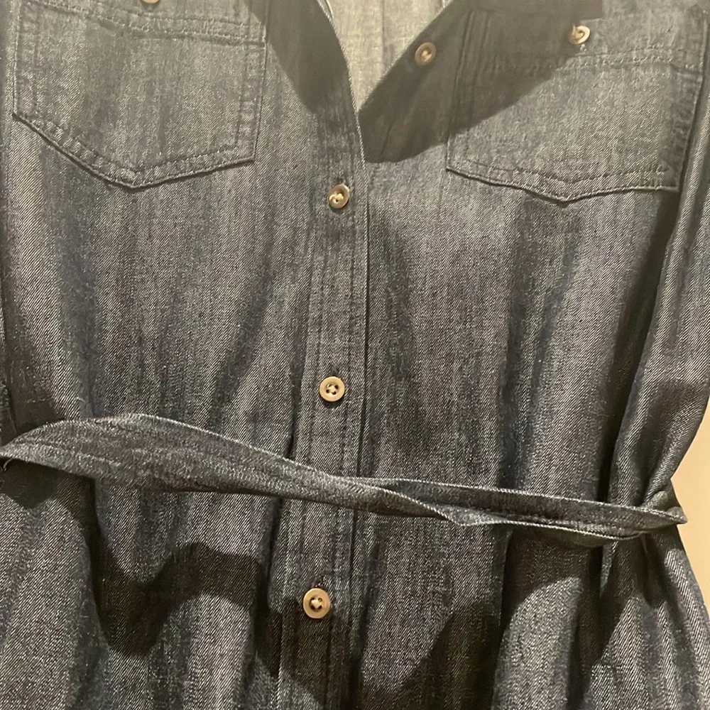 Adorable banana republic size 2 jean dress with pockets! - Picture 5 of 6